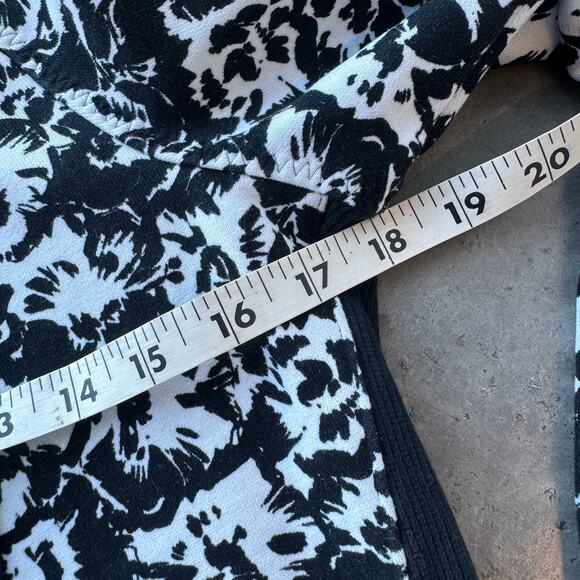 Vintage Y2K Lululemon Asymmetric Zip Floral Cozy Cuddle Up Jacket Women's 6 - Picture 6 of 7